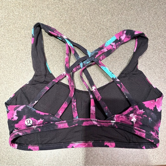 Lululemon sports bra. Barely worn - Picture 2 of 2